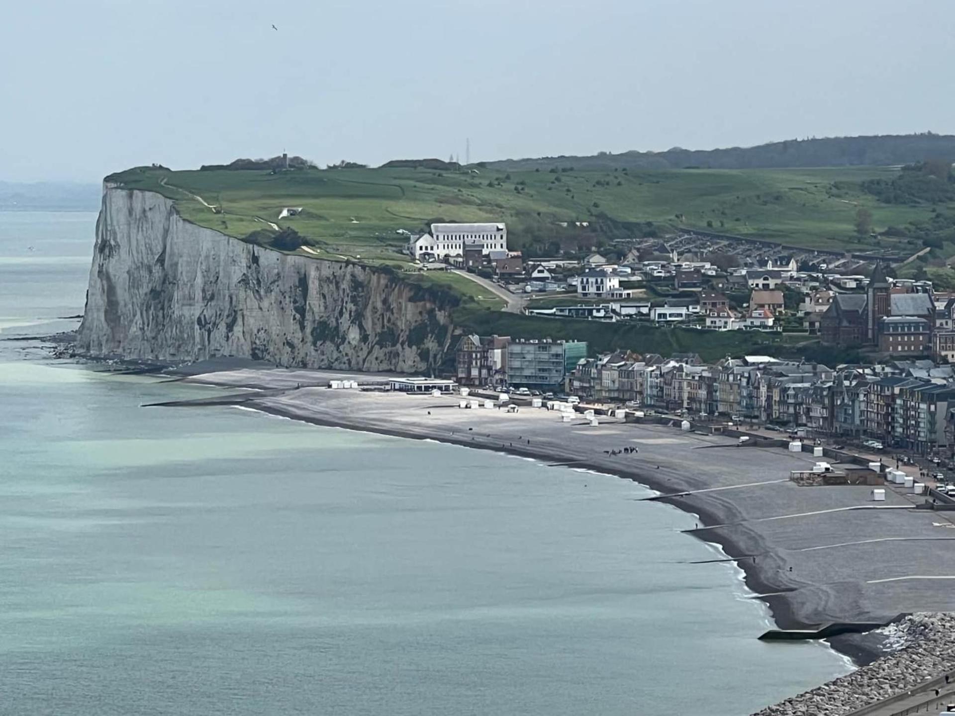 Caprices De Mer Appartement Avec Grand Balcon Et Vue A 300 M Plage, Apercu Mer, Lit Queen Size, Mers Les Bains Le Treport , Petit Dejeuner En Option, 2 Velos Fournis 외부 사진